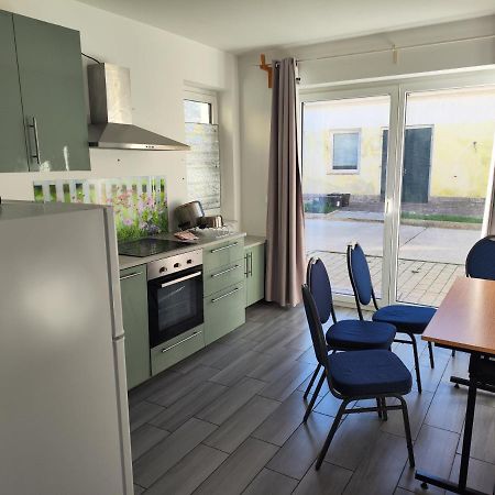 Erdgeschoss Wohnung Nahe Flughafen 비엔나 외부 사진