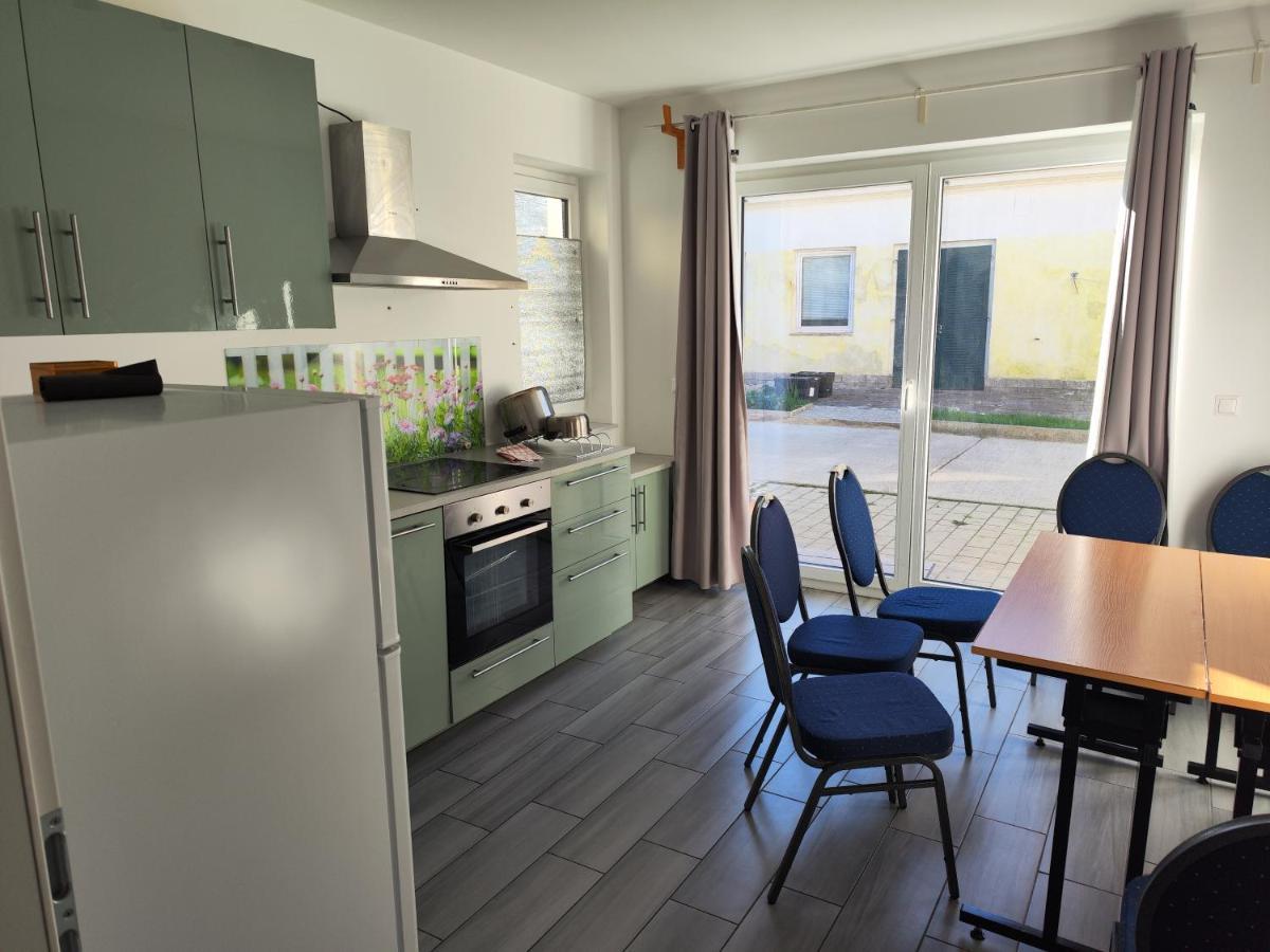 Erdgeschoss Wohnung Nahe Flughafen 비엔나 외부 사진